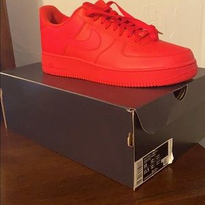 Air Force 1 “triple red”
